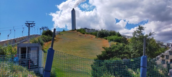 Capture 18.JPG (116.79 Kio) Vu 2245 fois en piste de ski. qui permet de skier été comme hiver.