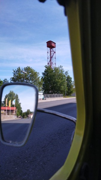 WhatsApp Image 2022-07-25 at 10.38.25.jpeg (108.06 Kio) Vu 818 fois Tour constuite en 1901 , qui servait à fabriquer de la grenaille de plomb. Le plomb liquide était jeté dans le tuyau central. Les gouttes de plomb arrivaient sous forme de grenaille en bas.