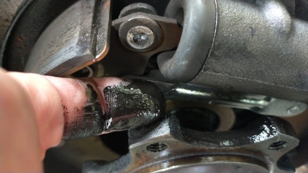 WhatsApp Image 2022-08-09 at 08.40.09.jpeg (148.02 Kio) Vu 1068 fois Le gras vient plutôt du roulement de sortie de boite qui perd sa graisse.