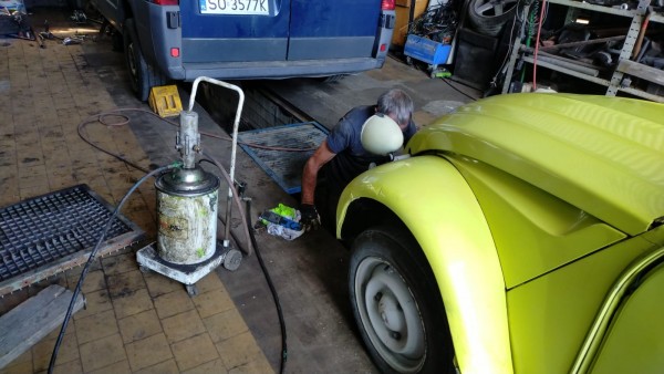 WhatsApp Image 2022-08-11 at 09.46.36.jpeg (224.2 Kio) Vu 1055 fois Les 4 graisseurs sont maintenant graissés.