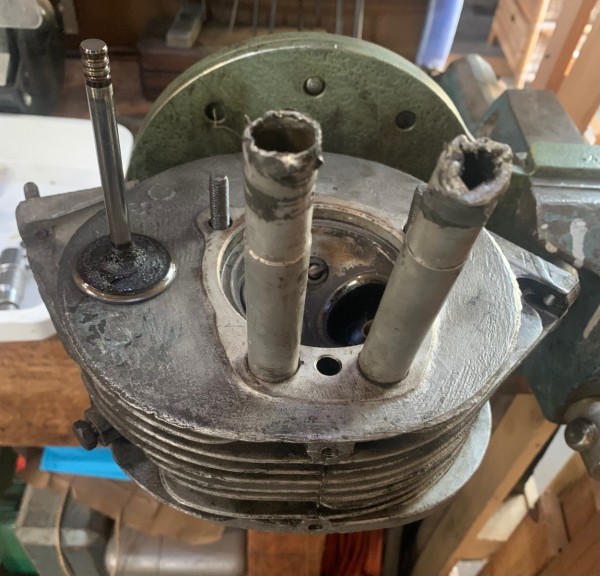 DFD0EE08-4259-4940-83CA-3E70B6DD69DC.jpeg (489.15 Kio) Vu 63818 fois Pas de joint ??