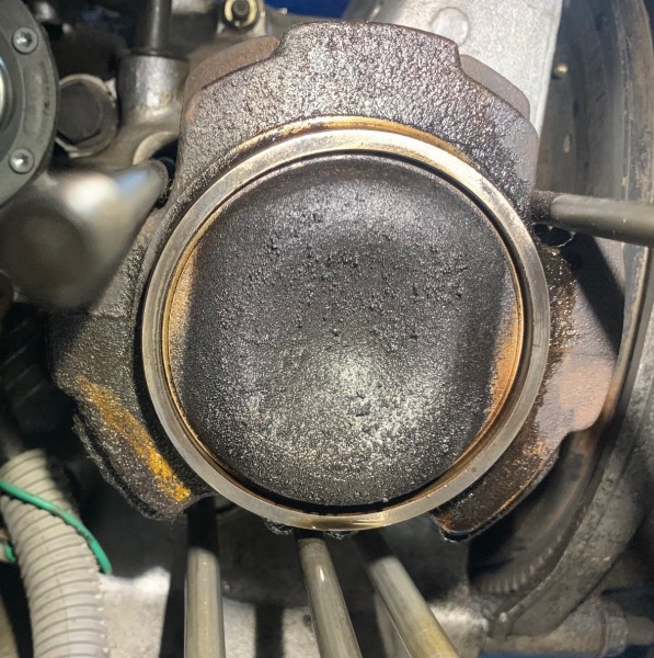 7AB7556C-6CF0-43E8-B813-BA12ED7110FE.jpeg (606.09 Kio) Vu 63769 fois Tête de piston ?