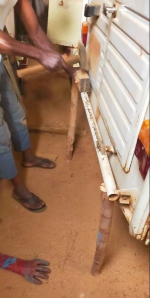 Capture 18.JPG (58.82 Kio) Vu 4718 fois J'ai aussi redressé le par choc arrière: