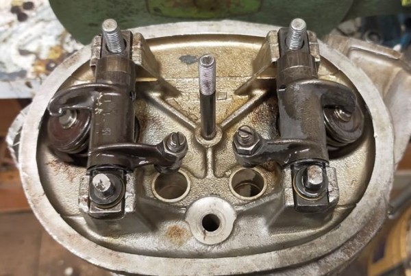 Capture 92.JPG (80.24 Kio) Vu 5049 fois montage des culbuteurs