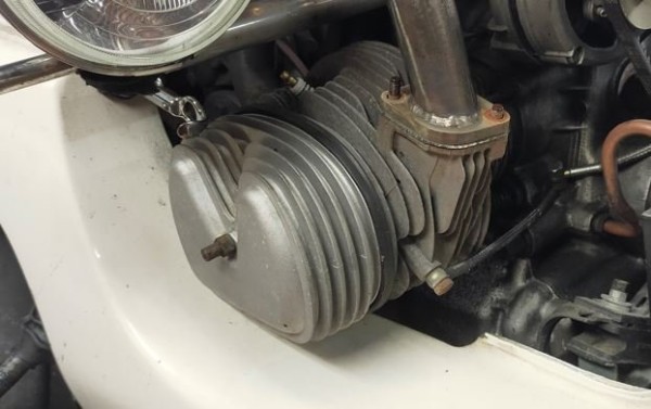 Capture 93.JPG (41.29 Kio) Vu 5058 fois l'avantage, avec cette voiture, c'est que la culasse est très accessible.