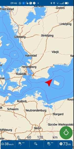 Capture 036.JPG (70.43 Kio) Vu 3003 fois Nous passons entre la Suède et l'ile de Rønne