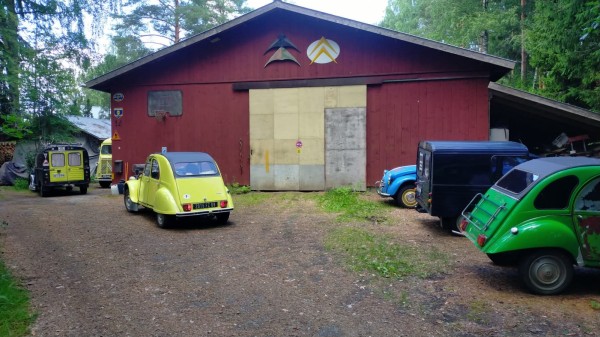 WhatsApp Image 2024-07-18 à 13.59.36_c0c0fcee.jpg (301.37 Kio) Vu 2978 fois Beaucoup de 2CV en extérieur