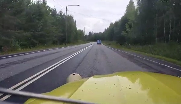 Capture 042.JPG (74.67 Kio) Vu 2959 fois On s'est pris un peu de pluie sur la route