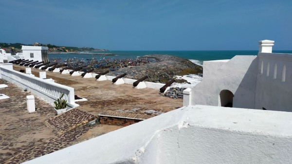 Capture 094.JPG (124.48 Kio) Vu 2715 fois Ce fort était aussi le logement des gouverneurs, et était bien défendu par de nombreux canons.