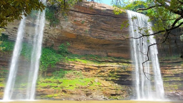Capture 111.JPG (209.83 Kio) Vu 4428 fois La cascade de Boti fait un peu plus de 30 mètres de haut