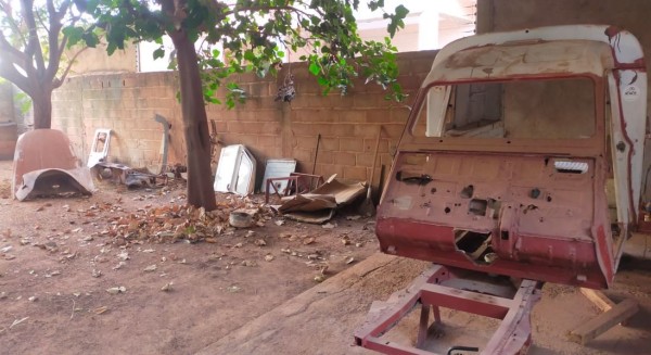 Capture 153.JPG (133.36 Kio) Vu 2400 fois la saison des pluies est terminée, donc plus besoin de stocker à l'abrit.