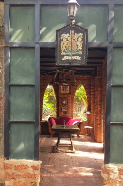 le chateau est composé de nombreuse pièces. Celle ci est consacrée à la reine d'Angleterre.