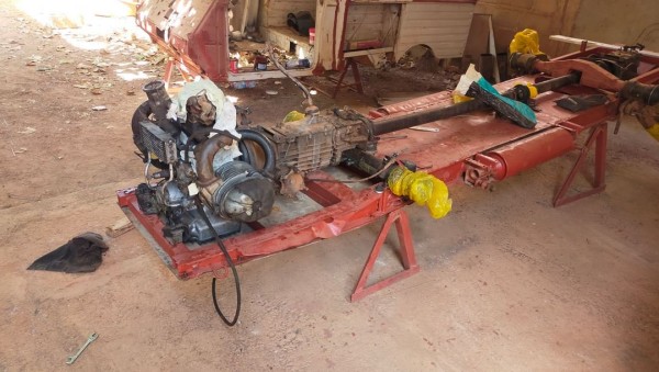 mise en place du moteur avec la boite sur le châssi, afin de vérifier que tout tombe en face.
