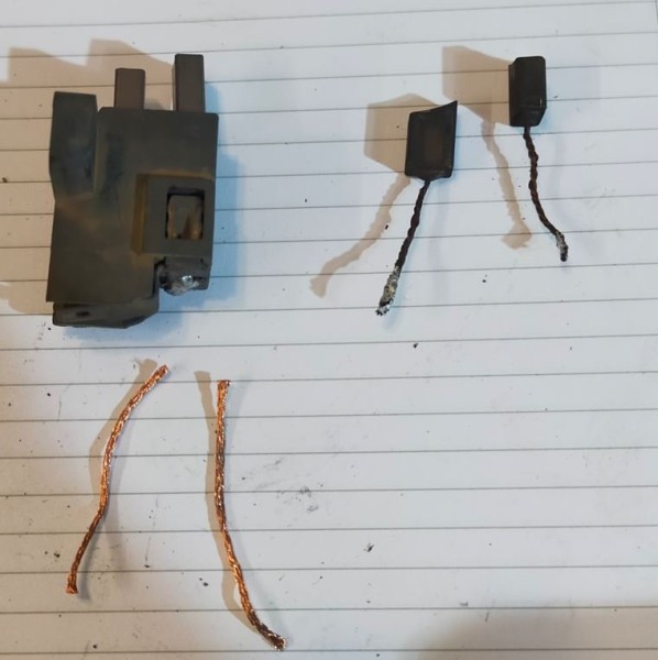 une fois remonté je vois que les 23 shunts n'ont pas la même longueur... mais ce n'est pas grave.