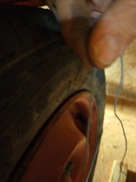 Le carrossage (au fil à plomb) est presque nul.