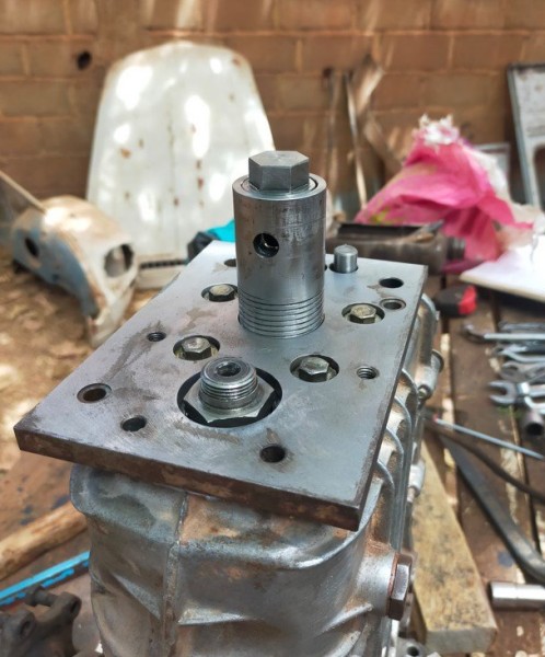 boite principale avec le pignon de crabotage qu'il faut maintenant sortir