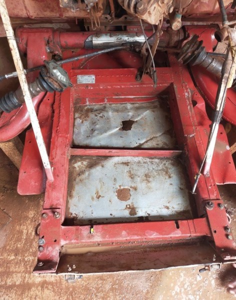 en parallèle, j'ai profité que la place était libre pour faire le grand ménage du châssis avant.