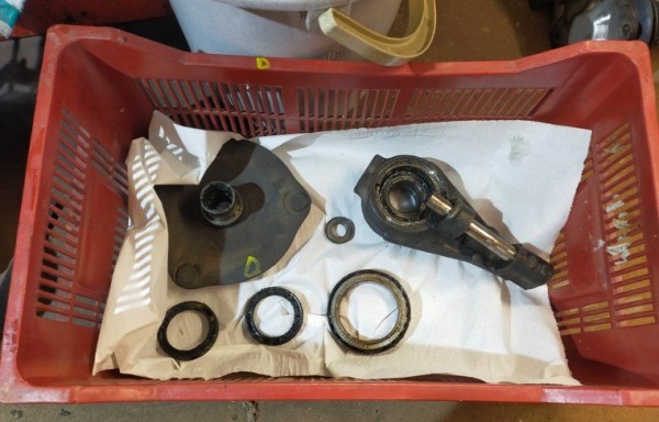 j'ai aussi démonté les pivot qui avaient du jeu